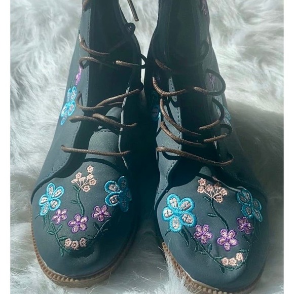 Boho Fashon Boots- Size 8 - Picture 7 of 10